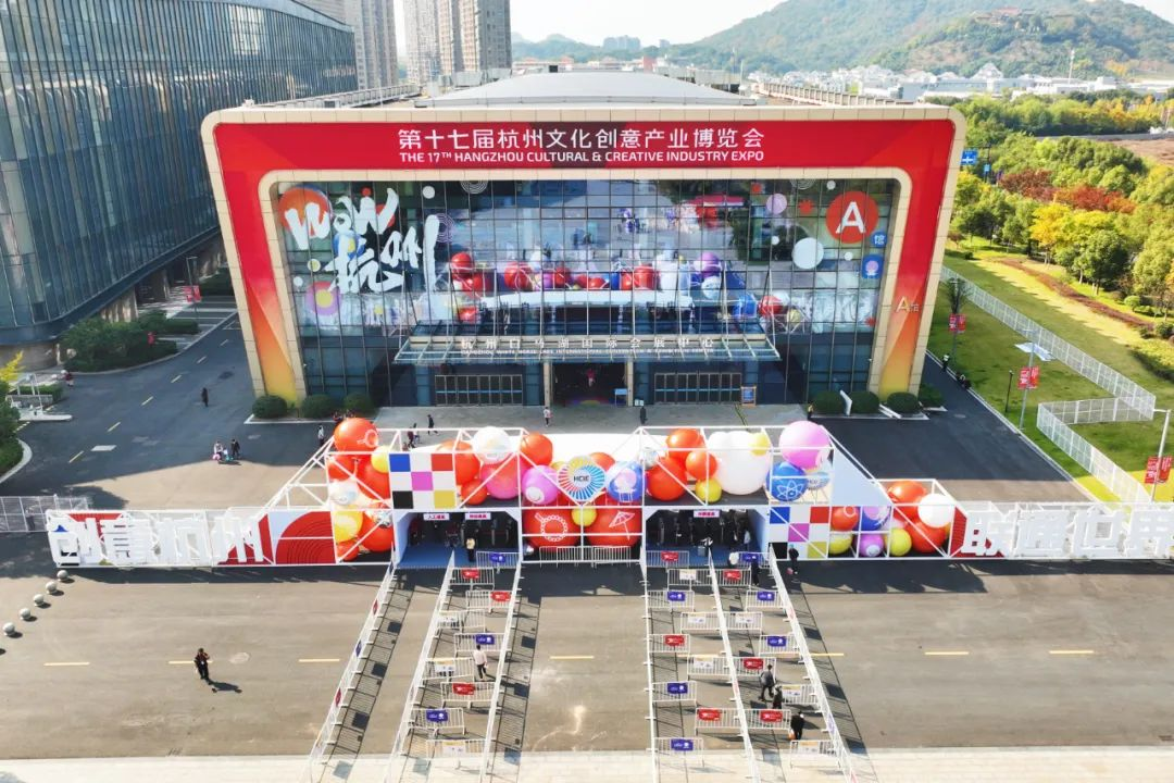 在文博会现场玩“穿越”？当虹“潮”科技很吸睛！